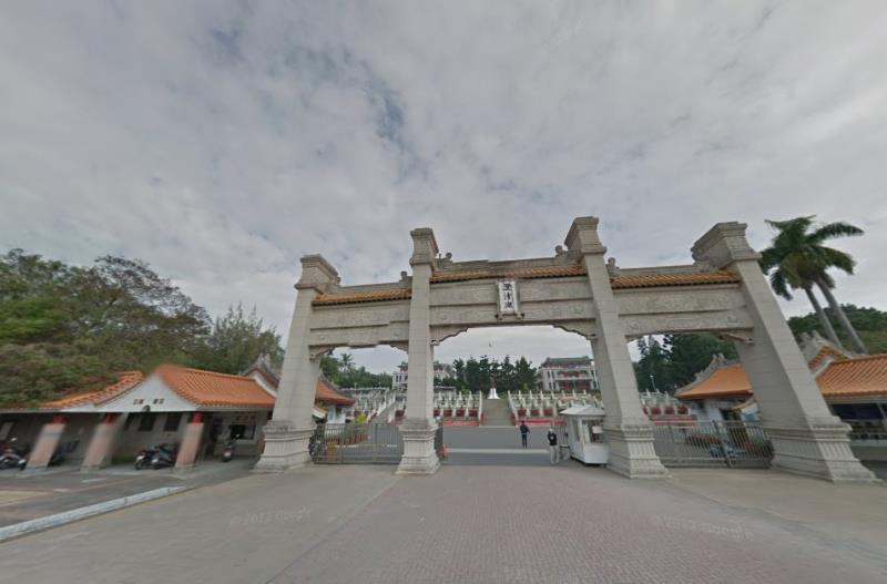 Screenshot for Street View 移除「Google 街景」照片附加介面，看起來就像是自己拍攝的照片